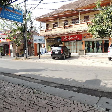 Jesens Inn III Kuta Lombok Exterior foto