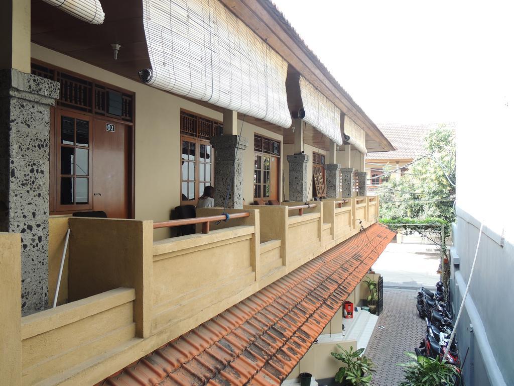 Jesens Inn III Kuta Lombok Exterior foto