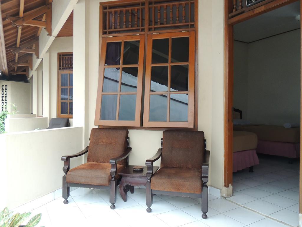 Jesens Inn III Kuta Lombok Exterior foto