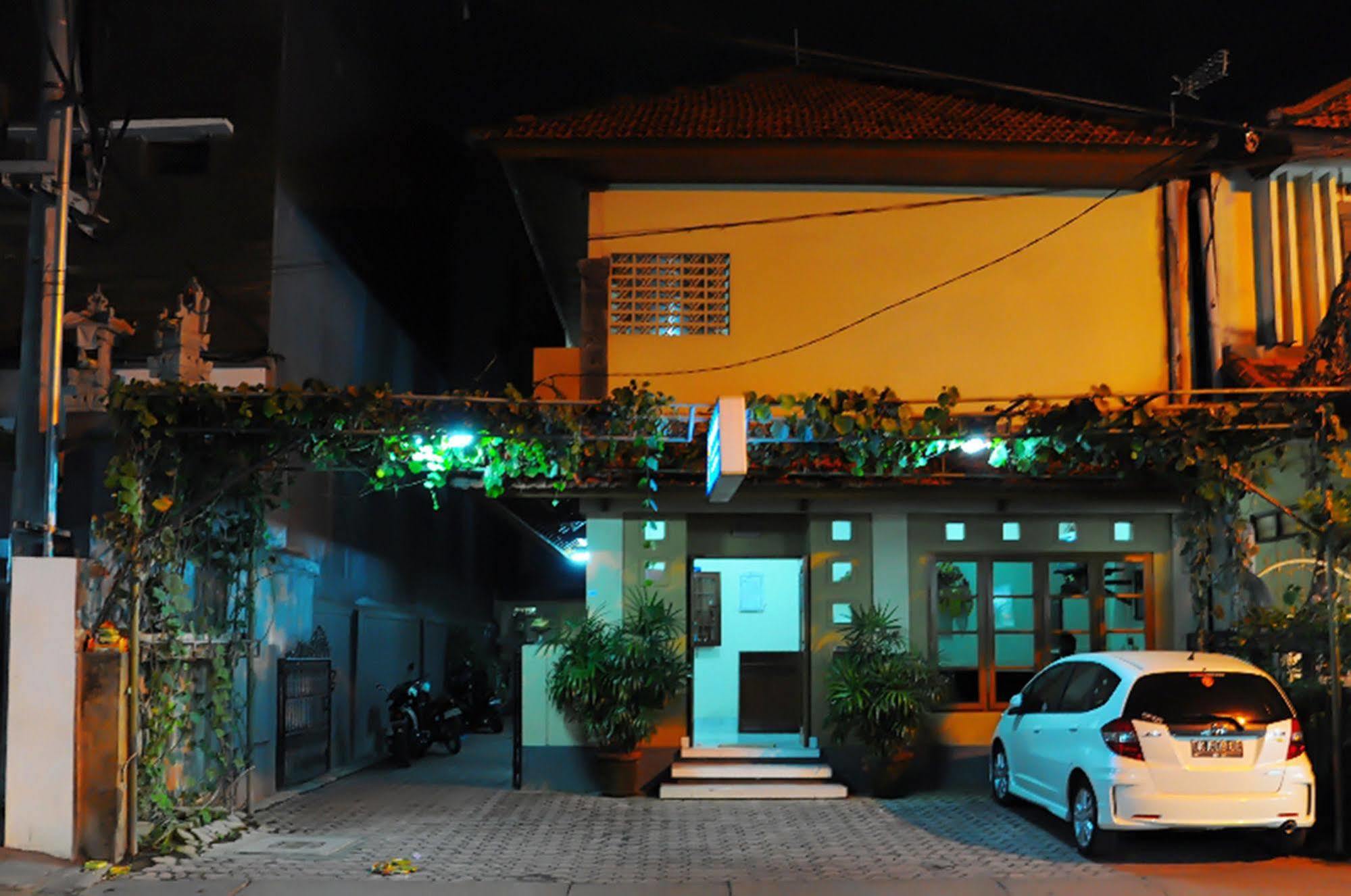 Jesens Inn III Kuta Lombok Exterior foto