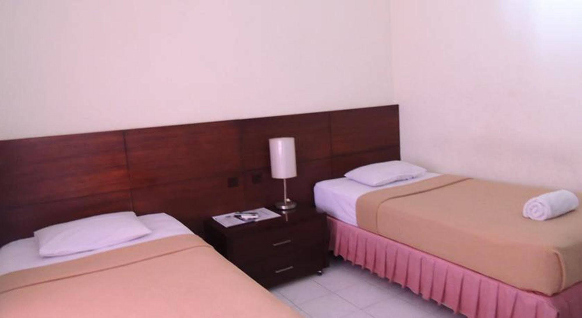 Jesens Inn III Kuta Lombok Exterior foto